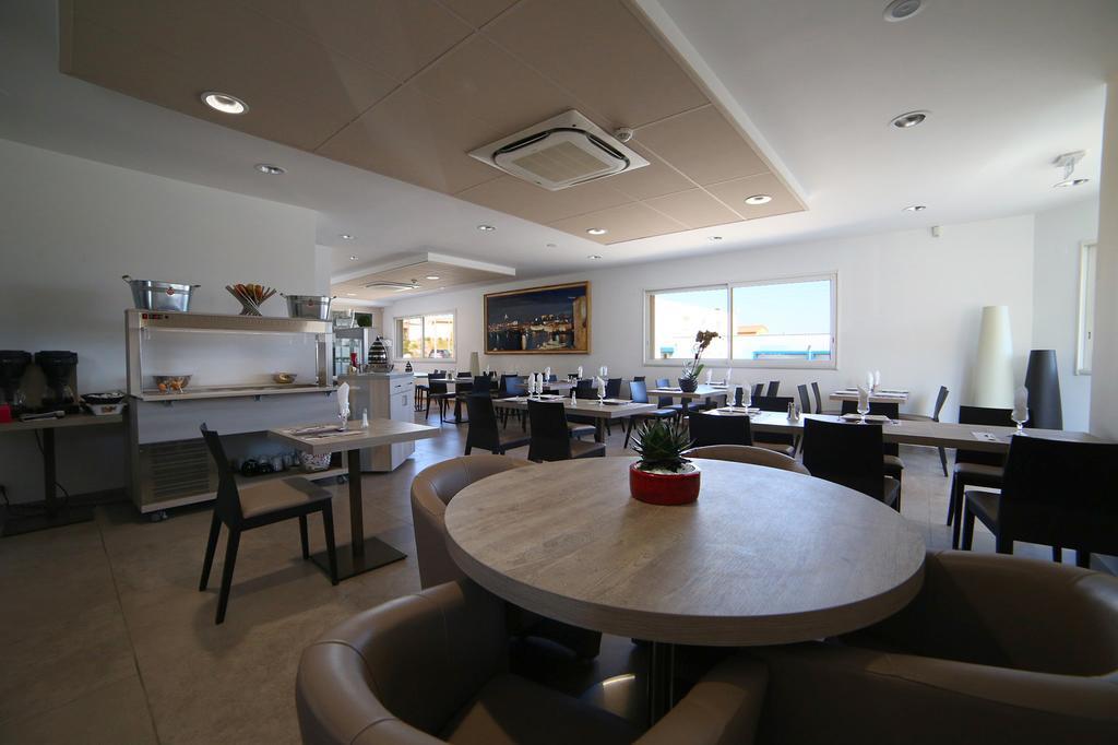 Hotel Restaurant Les Pielettes Le Rove Dış mekan fotoğraf